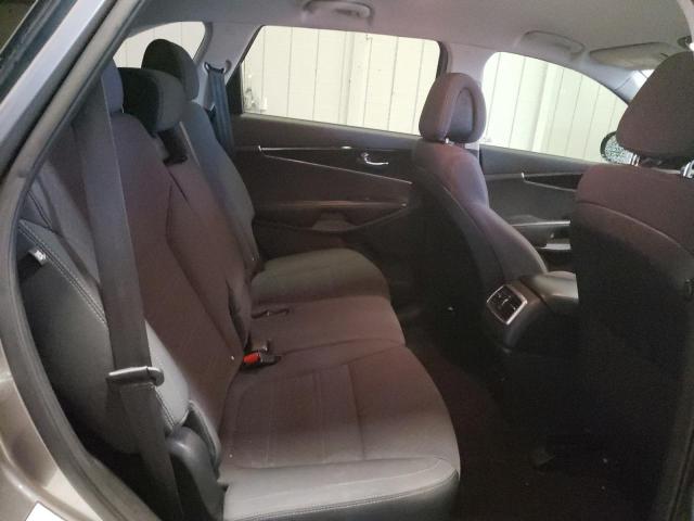 Photo 11 from auction – 2016 KIA SORENTO LX with VIN 5XYPG4A53GG140401