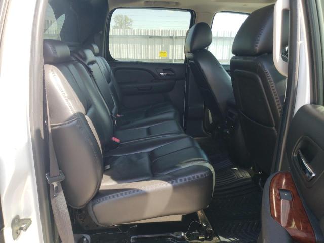 Photo 10 from auction – 2010 CHEVROLET AVALANCHE with VIN 3GNVKFE01AG277613