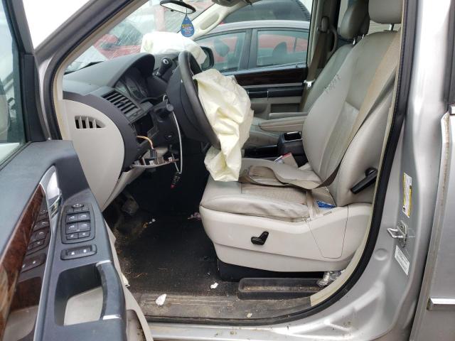 Photo 7 from auction – 2010 CHRYSLER TOWN & COU with VIN 2A4RR8D11AR320587