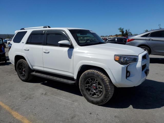 Photo 4 from auction – 2019 TOYOTA 4RUNNER SR with VIN JTEBU5JR1K5688664