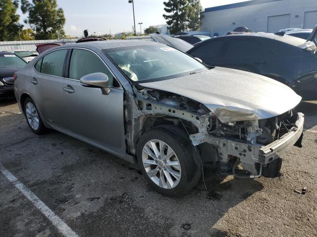 Photo 4 from auction – 2015 LEXUS ES 300H with VIN JTHBW1GG1F2095292