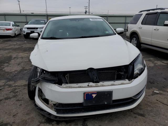 Photo 5 from auction – 2015 VOLKSWAGEN PASSAT S with VIN 1VWAT7A33FC061571
