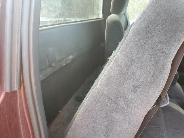 Photo 10 from auction – 2000 CHEVROLET SILVERADO with VIN 1GCEK14T0YE130014