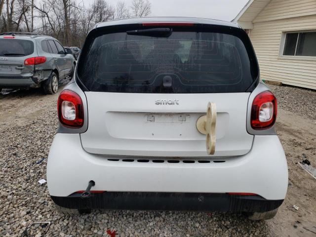 Photo 6 from auction – 2016 SMART FORTWO with VIN WMEFJ5DA3GK082457