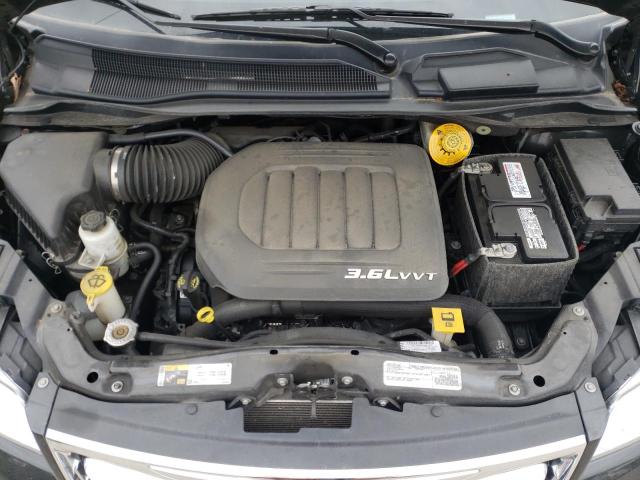 Photo 12 from auction – 2016 CHRYSLER TOWN & COU with VIN 2C4RC1BG3GR175342