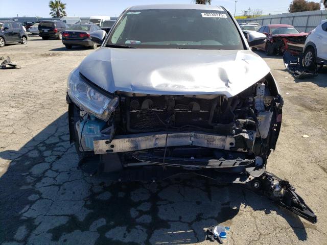 Photo 5 from auction – 2017 TOYOTA HIGHLANDER with VIN 5TDBGRFH9HS033609