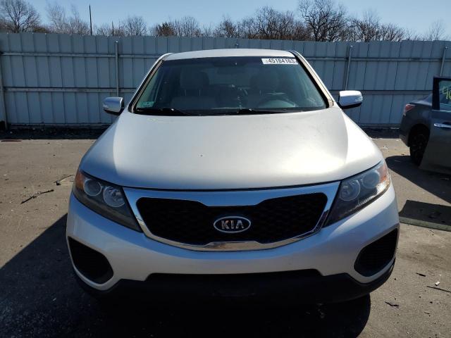 Photo 5 from auction – 2013 KIA SORENTO LX with VIN 5XYKTCA60DG314428