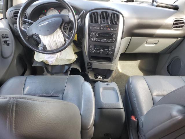 Photo 8 from auction – 2005 CHRYSLER TOWN & COU with VIN 2C4GP54L45R370120