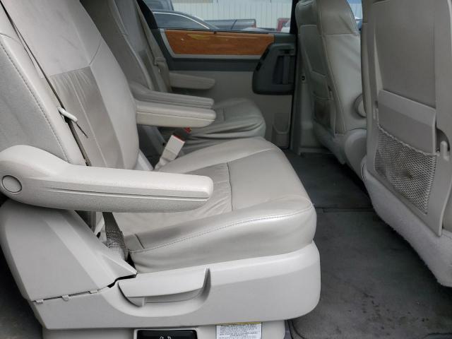 Photo 11 from auction – 2008 CHRYSLER TOWN & COU with VIN 2A8HR64X38R751302