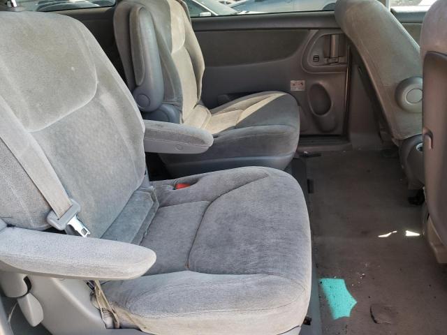 Photo 11 from auction – 2004 TOYOTA SIENNA with VIN 5TDZA23C84S042618