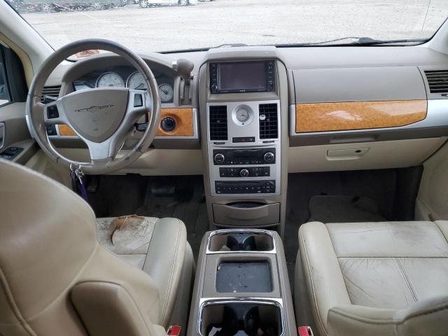 Photo 8 from auction – 2010 CHRYSLER TOWN & COU with VIN 2A4RR6DXXAR135981