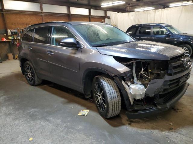 Photo 4 from auction – 2018 TOYOTA HIGHLANDER with VIN 5TDJZRFH8JS817436