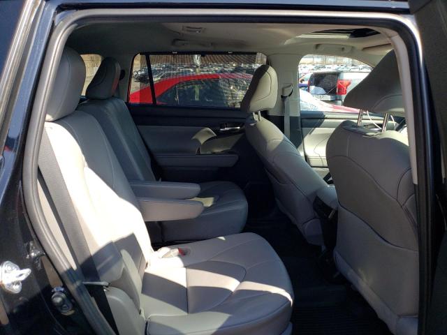 Photo 11 from auction – 2022 TOYOTA HIGHLANDER with VIN 5TDGZRBH6NS573551