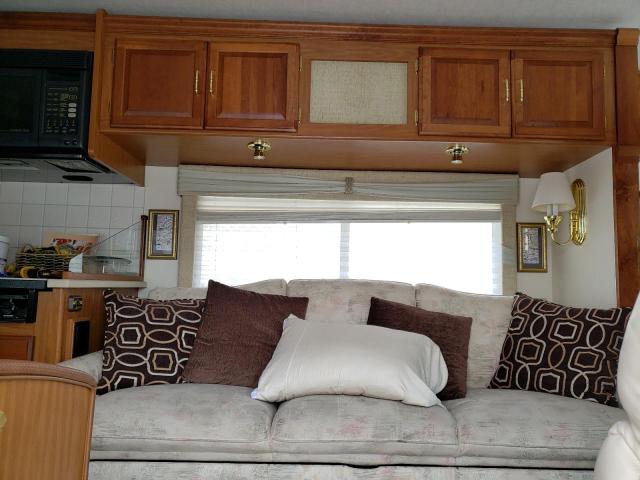 Photo 6 from auction – 2000 WINNEBAGO WFL34Y with VIN 1FCNF53S4Y0A00822
