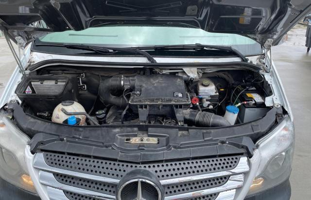 Photo 7 from auction – 2017 MERCEDES-BENZ SPRINTER 2 with VIN WD3PE7CD5HP538746