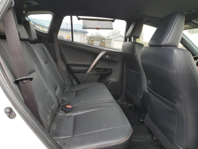 Photo 11 from auction – 2018 TOYOTA RAV4 SE with VIN JTMJFREV4JD234535