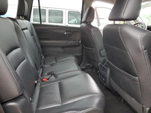 Photo 11 from auction – 2017 HONDA PILOT TOUR with VIN 5FNYF5H9XHB016186
