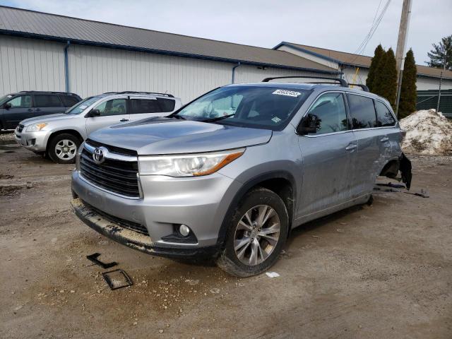 TOYOTA HIGHLANDER 2015 with VIN 5TDBKRFH8FS157740 - Photo from auction