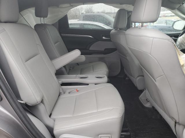 Photo 11 from auction – 2017 TOYOTA HIGHLANDER with VIN 5TDDZRFH7HS459561