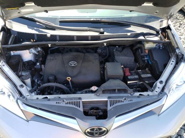 Photo 12 from auction – 2018 TOYOTA SIENNA XLE with VIN 5TDDZ3DC3JS196379