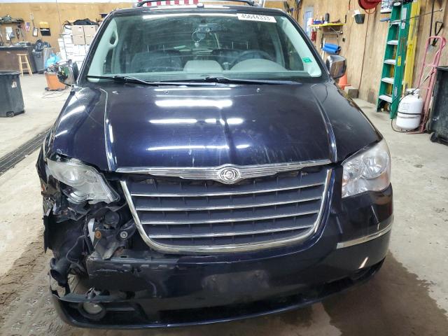 Photo 5 from auction – 2010 CHRYSLER TOWN & COU with VIN 2A4RR5D10AR148504