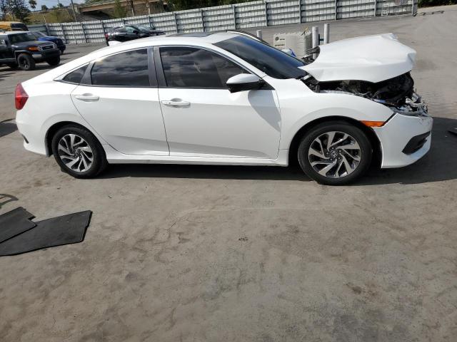 Photo 4 from auction – 2018 HONDA CIVIC EX with VIN 19XFC2F70JE015057