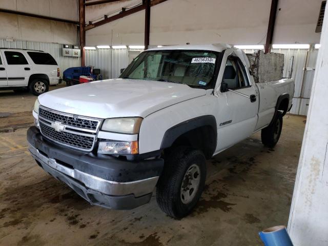 CHEVROLET SILVERADO 2005 with VIN 1GCHC24U25E182362 - Photo from auction