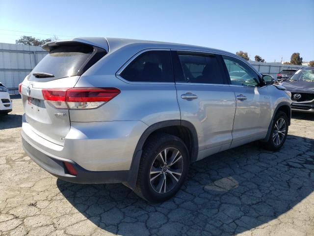 Photo 3 from auction – 2017 TOYOTA HIGHLANDER with VIN 5TDBGRFH9HS033609
