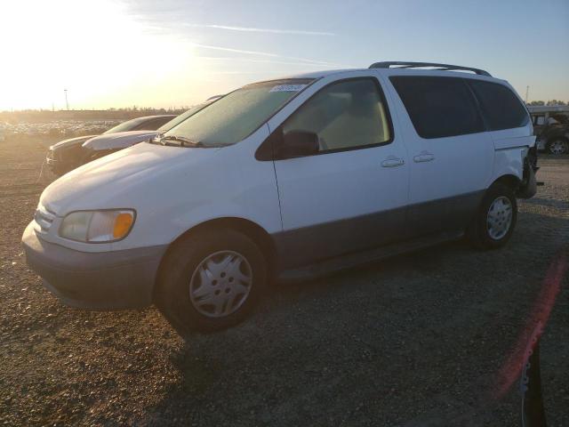 TOYOTA SIENNA LE 2002 with VIN 4T3ZF13C32U415409 - Photo from auction
