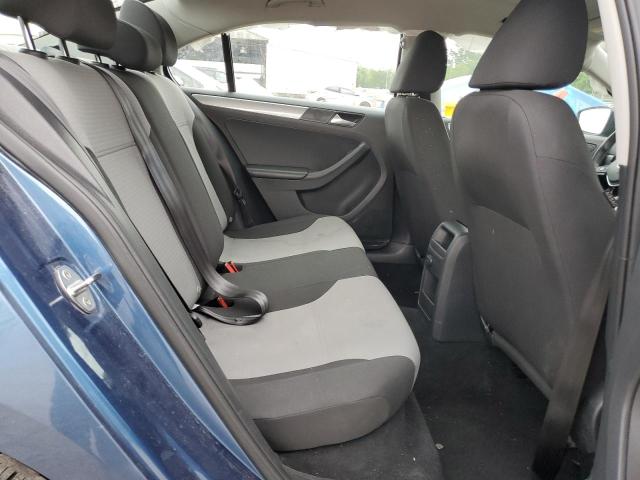 Photo 10 from auction – 2018 VOLKSWAGEN JETTA S with VIN 3VW2B7AJ5JM213637