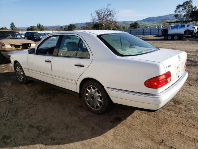 Photo 2 from auction – 1999 MERCEDES-BENZ E 320 with VIN WDBJF65H7XA838839