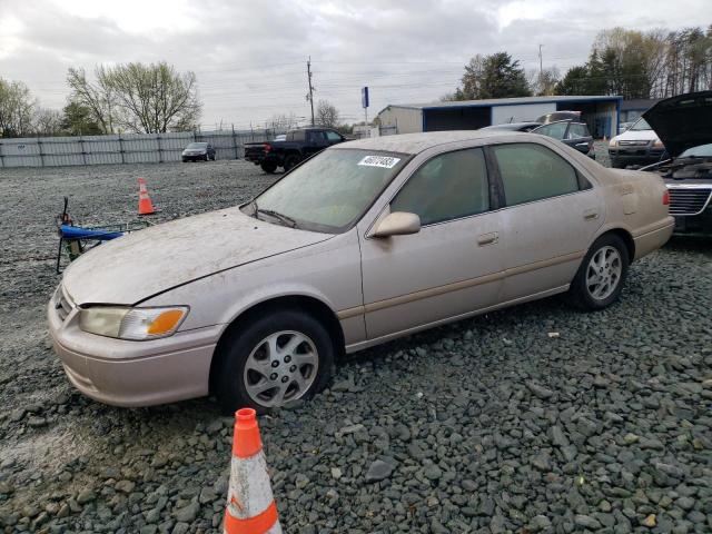 TOYOTA CAMRY CE 2000 with VIN 4T1BG22K4YU647760 - Photo from auction