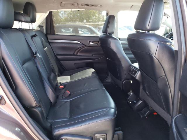 Photo 11 from auction – 2018 TOYOTA HIGHLANDER with VIN 5TDDZRFH5JS493245
