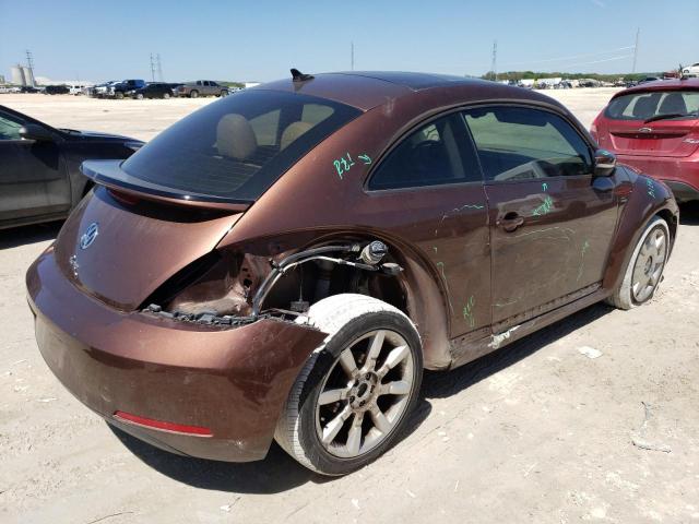 Photo 3 from auction – 2016 VOLKSWAGEN BEETLE SE with VIN 3VWJ07AT2GM632900