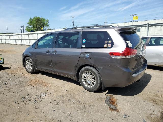Photo 2 from auction – 2011 TOYOTA SIENNA XLE with VIN 5TDYK3DC2BS066486