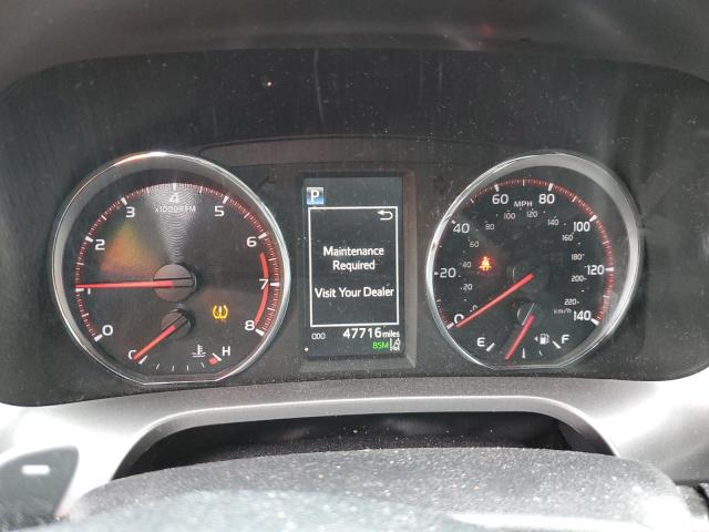Photo 9 from auction – 2018 TOYOTA RAV4 SE with VIN JTMJFREV4JD234535