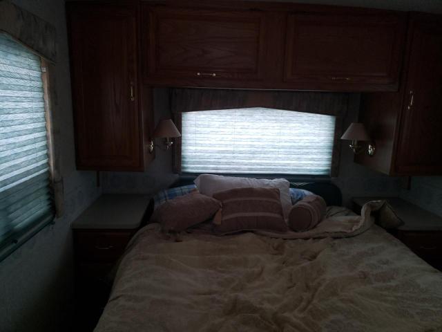 Photo 6 from auction – 1999 WINNEBAGO ALL MODELS with VIN 3FCLF53S4XJA12568