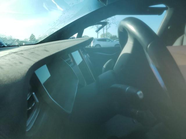 Photo 9 from auction – 2016 TESLA MODEL X with VIN 5YJXCAE42GF000987