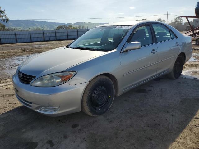 TOYOTA CAMRY LE 2004 with VIN 4T1BE32K04U913958 - Photo from auction