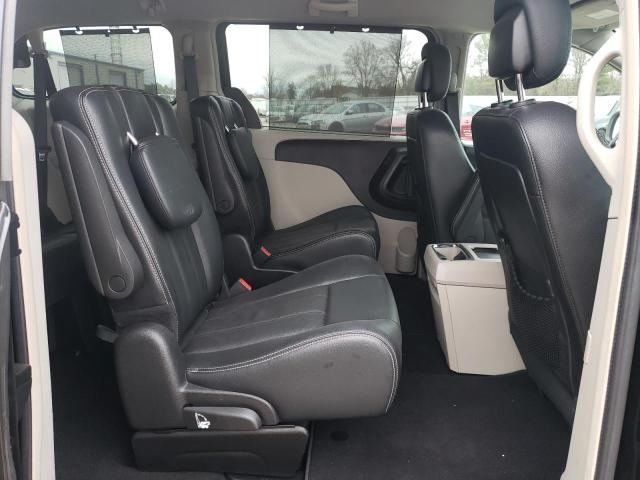 Photo 11 from auction – 2016 CHRYSLER TOWN & COU with VIN 2C4RC1BG3GR175342