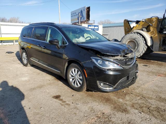 Photo 4 from auction – 2017 CHRYSLER PACIFICA T with VIN 2C4RC1BG1HR748143