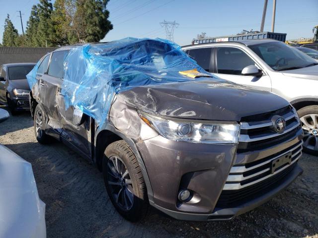 Photo 4 from auction – 2017 TOYOTA HIGHLANDER with VIN 5TDKZRFH7HS193806