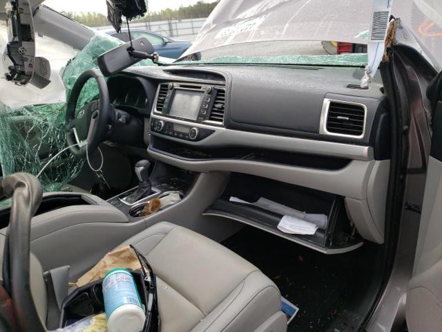Photo 8 from auction – 2019 TOYOTA HIGHLANDER with VIN 5TDKZRFH6KS357392