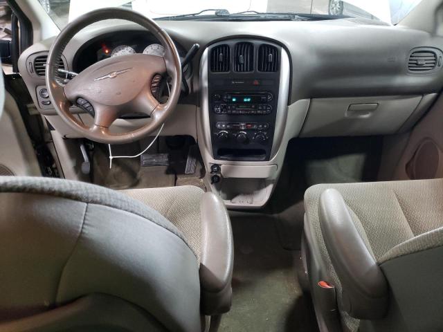 Photo 8 from auction – 2005 CHRYSLER TOWN & COU with VIN 2C4GP54L75R373481