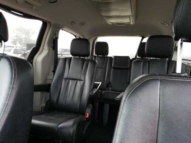 Photo 10 from auction – 2015 CHRYSLER TOWN & COU with VIN 2C4RC1BG3FR535028