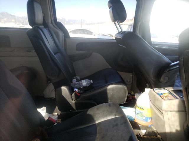 Photo 11 from auction – 2016 CHRYSLER TOWN & COU with VIN 2C4RC1BG2GR271348