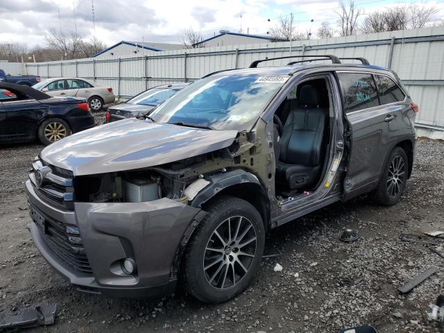 TOYOTA HIGHLANDER 2017 with VIN 5TDJZRFH4HS358951 - Photo from auction