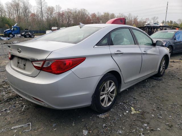 Photo 3 from auction – 2012 HYUNDAI SONATA with VIN 5NPEB4AC1CH435178