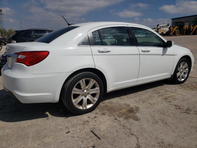 Photo 3 from auction – 2013 CHRYSLER 200 LX with VIN 1C3CCBAB4DN697976