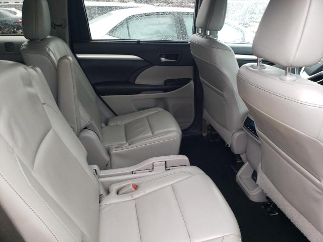 Photo 11 from auction – 2017 TOYOTA HIGHLANDER with VIN 5TDJZRFH1HS356770